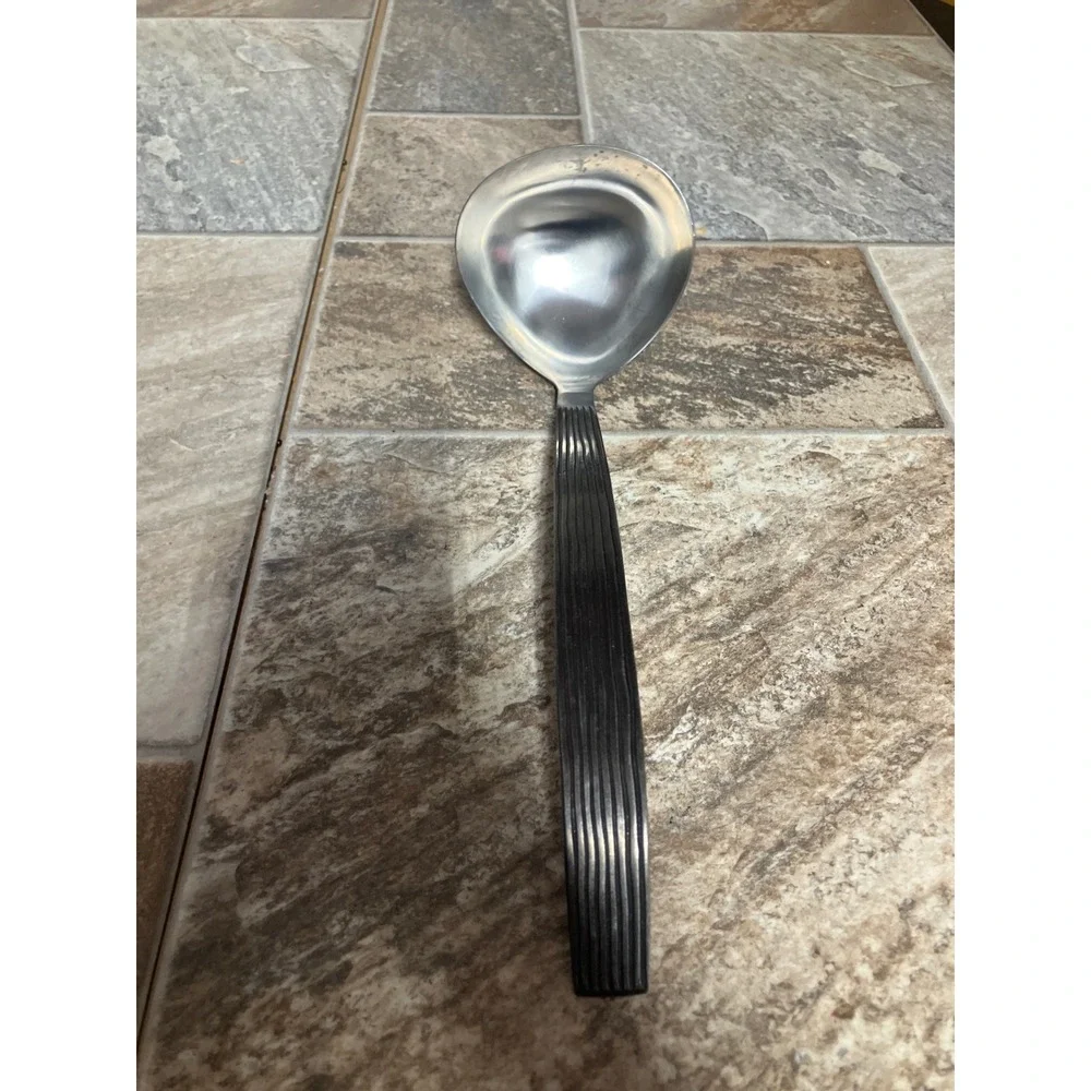 Sasaki Stainless Steel Gravy Ladle Ribbed Black Handle Mid Century Modern 10.25